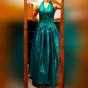 Jessica McClintock Emerald Green Ballgown